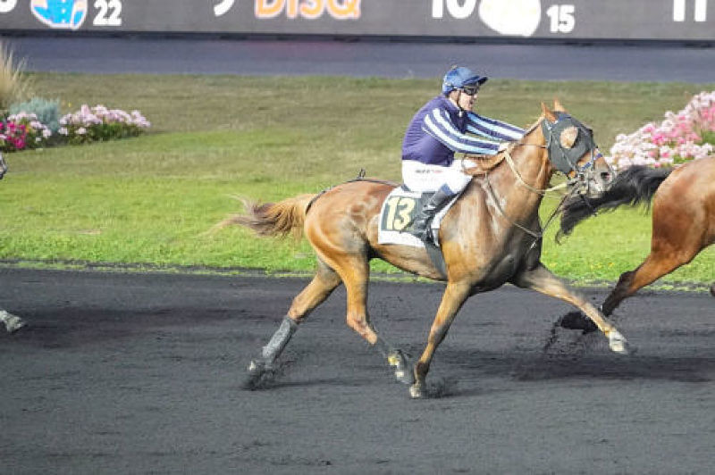 You are currently viewing Une première parisienne pour Eloi des Epines