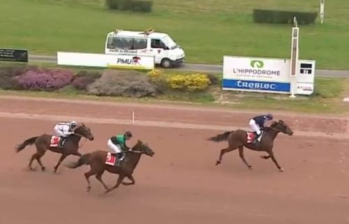 Jad de Calix enchaîne à Maure-de-Bretagne