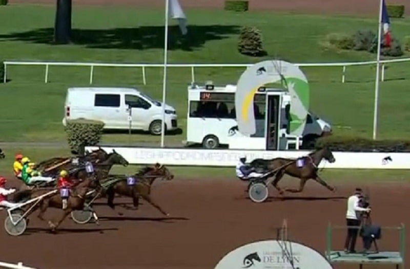 You are currently viewing Justify My Love brille au niveau Premium