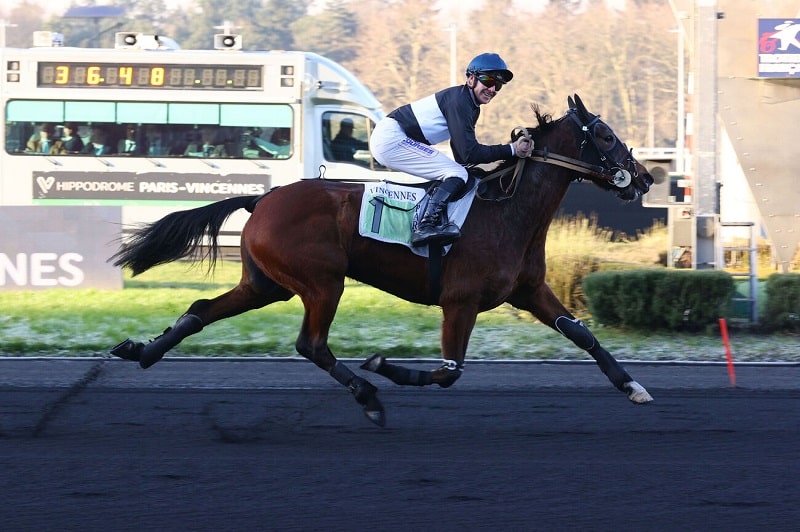 You are currently viewing Louisiane des Vaux préserve son invincibilité