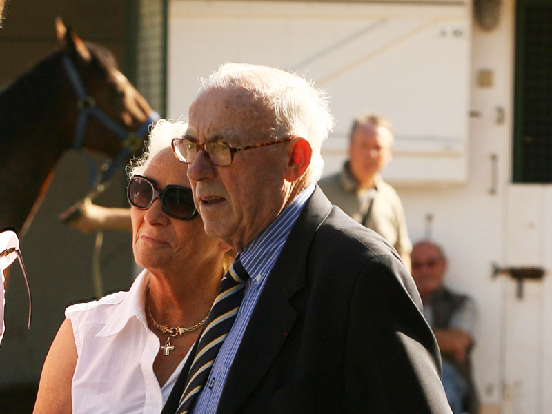 Création de l'Association des Éleveurs Normands et première à succès